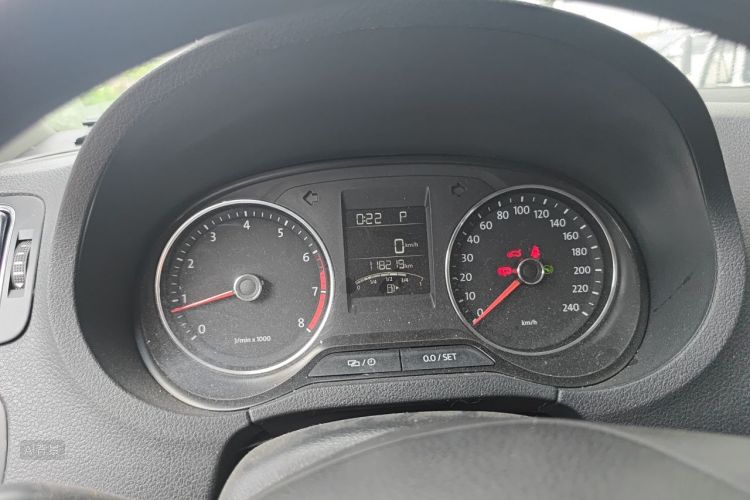 Volkswagen Polo 2014 car image #13