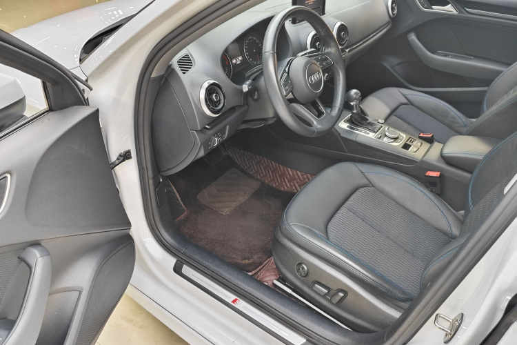 Audi A3 2019 car image #15