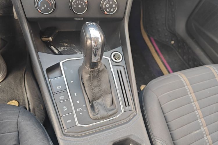 Volkswagen Lavida 2019 car image #14