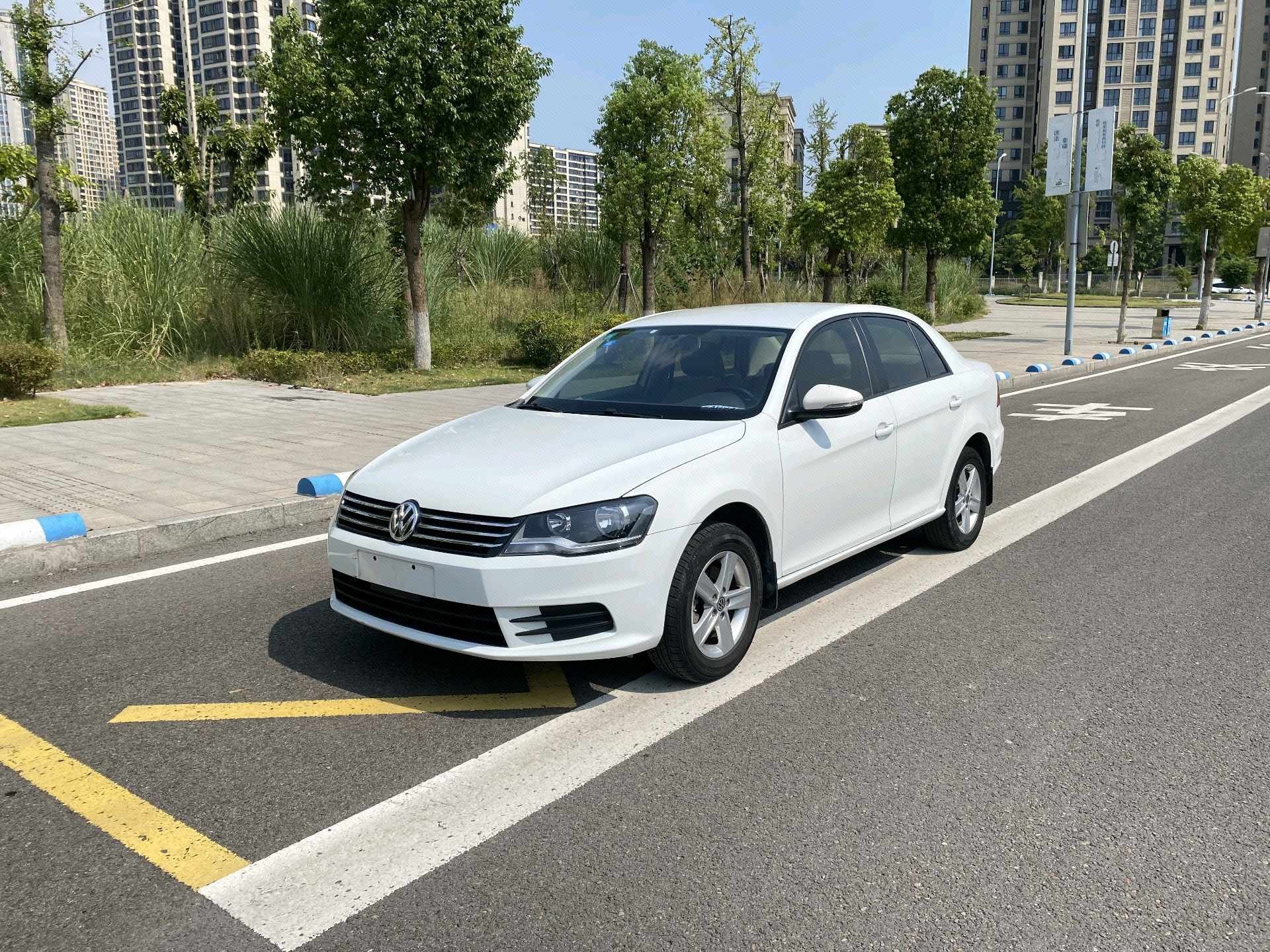 Volkswagen Bora 2014 car image 