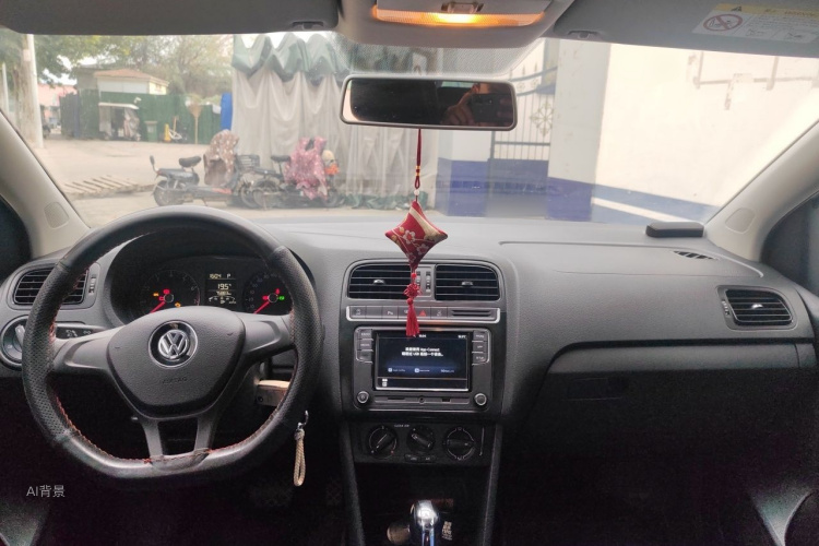 Volkswagen Polo 2018 car image #11