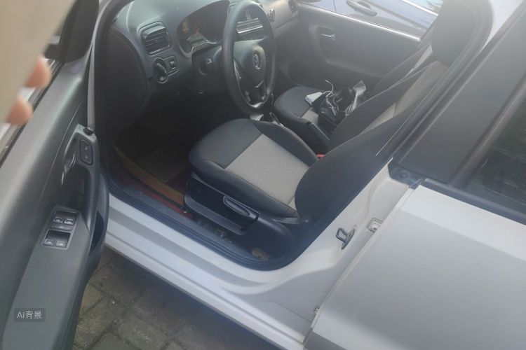 Volkswagen Polo 2018 car image #18