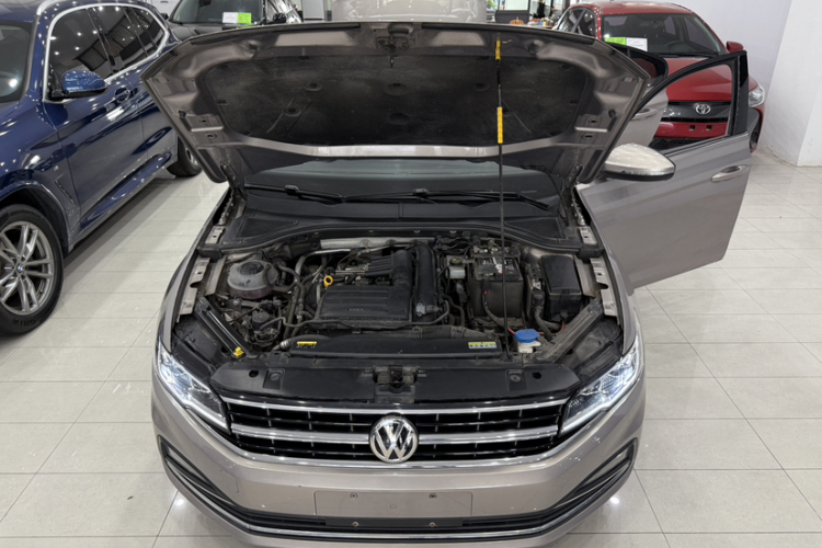 Volkswagen Bora 2020 car image #28
