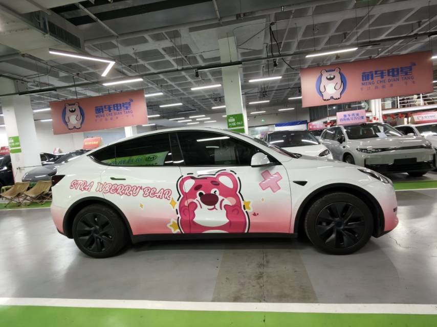 Tesla Model Y 2024 immagine di auto #4