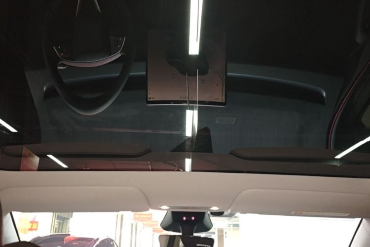 Tesla Model Y 2025 car image #18