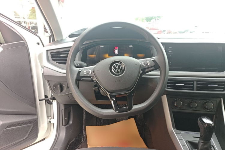 Volkswagen Polo 2023 car image #11
