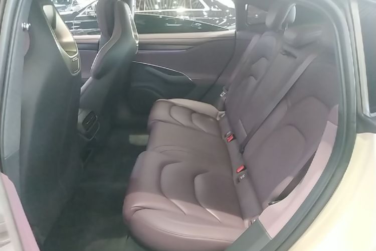 MI SU7 2025 car image #17