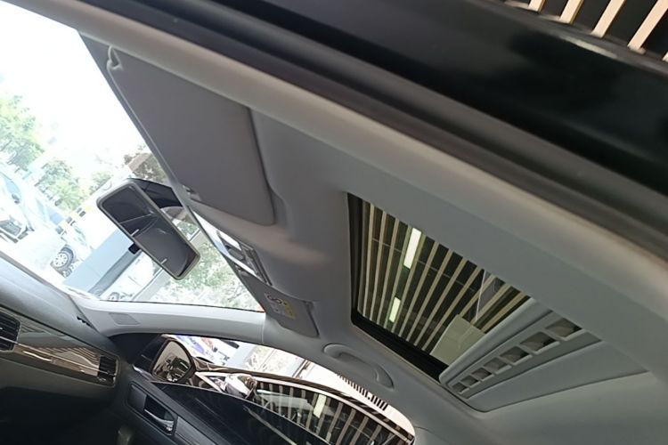 Volkswagen Santana 2018 image de voiture #18