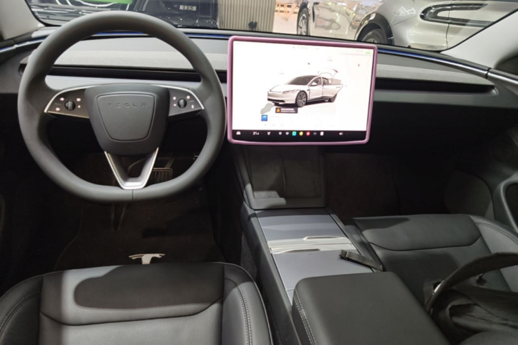 Tesla Model 3 2024 car image #12