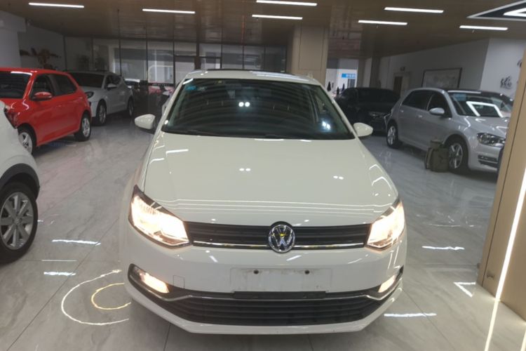 Volkswagen Polo 2017 car image #3