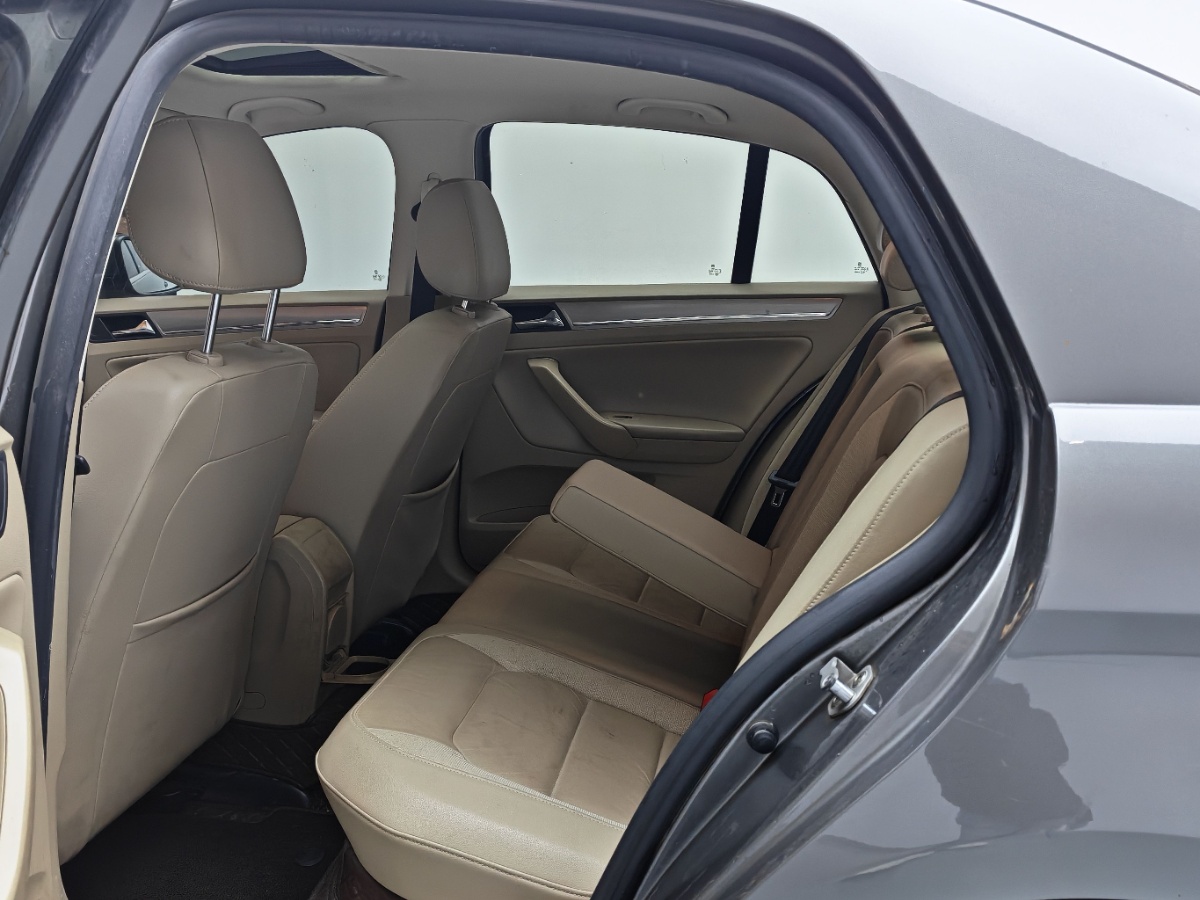 Volkswagen Bora 2015 car image #7