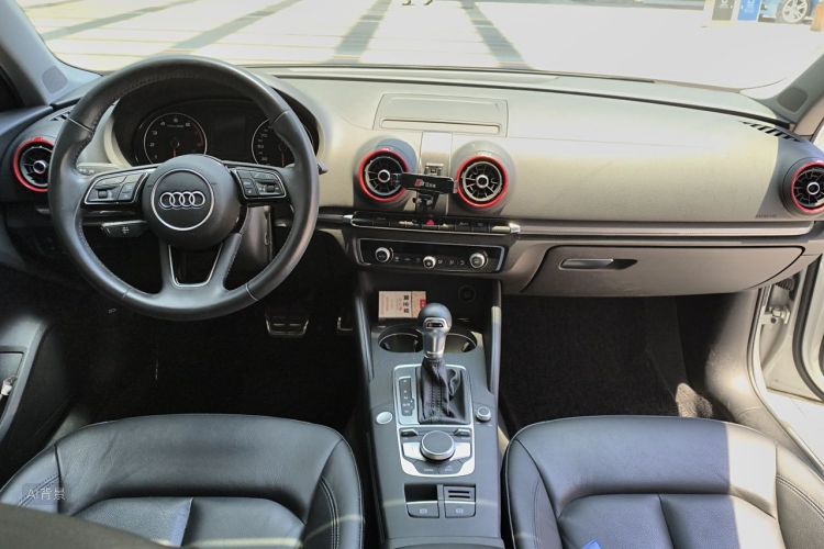 Audi A3 2019 car image #11