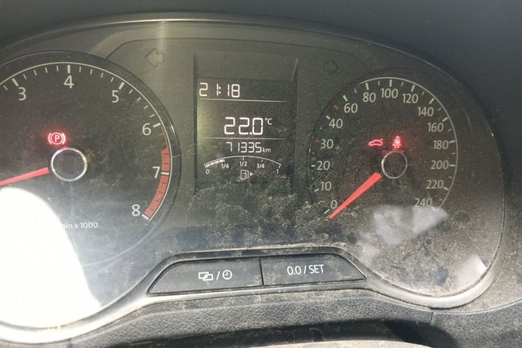 Volkswagen Polo 2015 car image #8