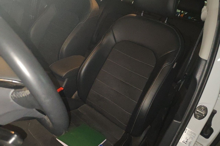 Volkswagen Golf 2020 car image #15
