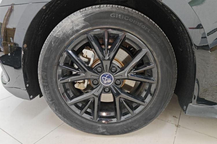 BYD Han 2024 immagine di auto #9