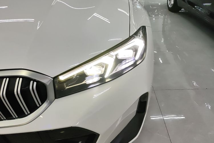 BMW 3 Series 2023 #23 BMW 3 Series 2023 car image #23
