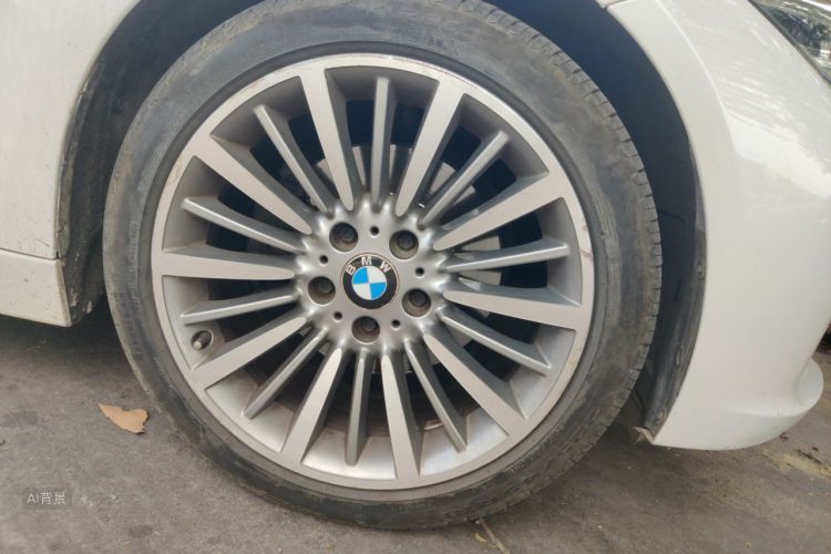 BMW 3 Series 2019 car image #9