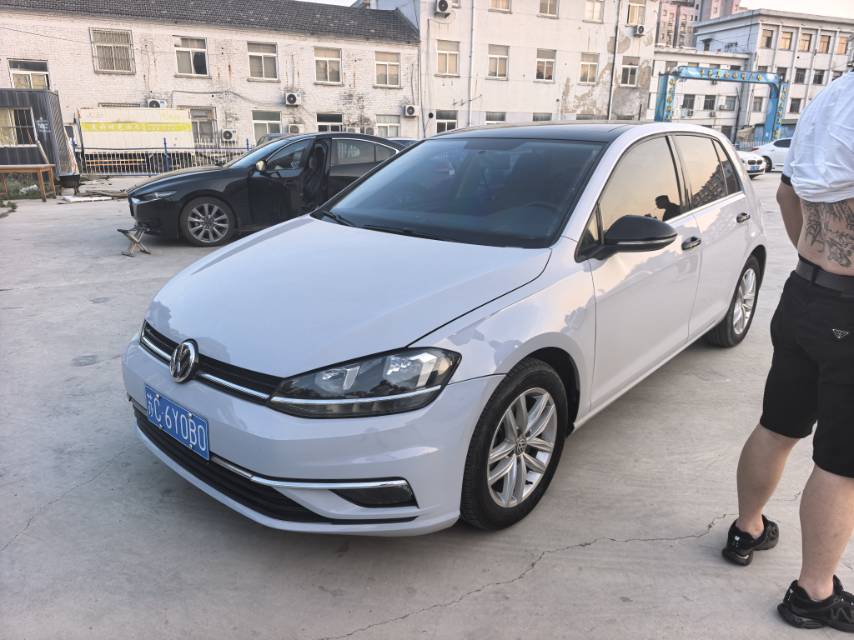 2018 2018 car image
