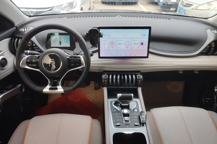 BYD Yuan Plus 2025 immagine di auto #10