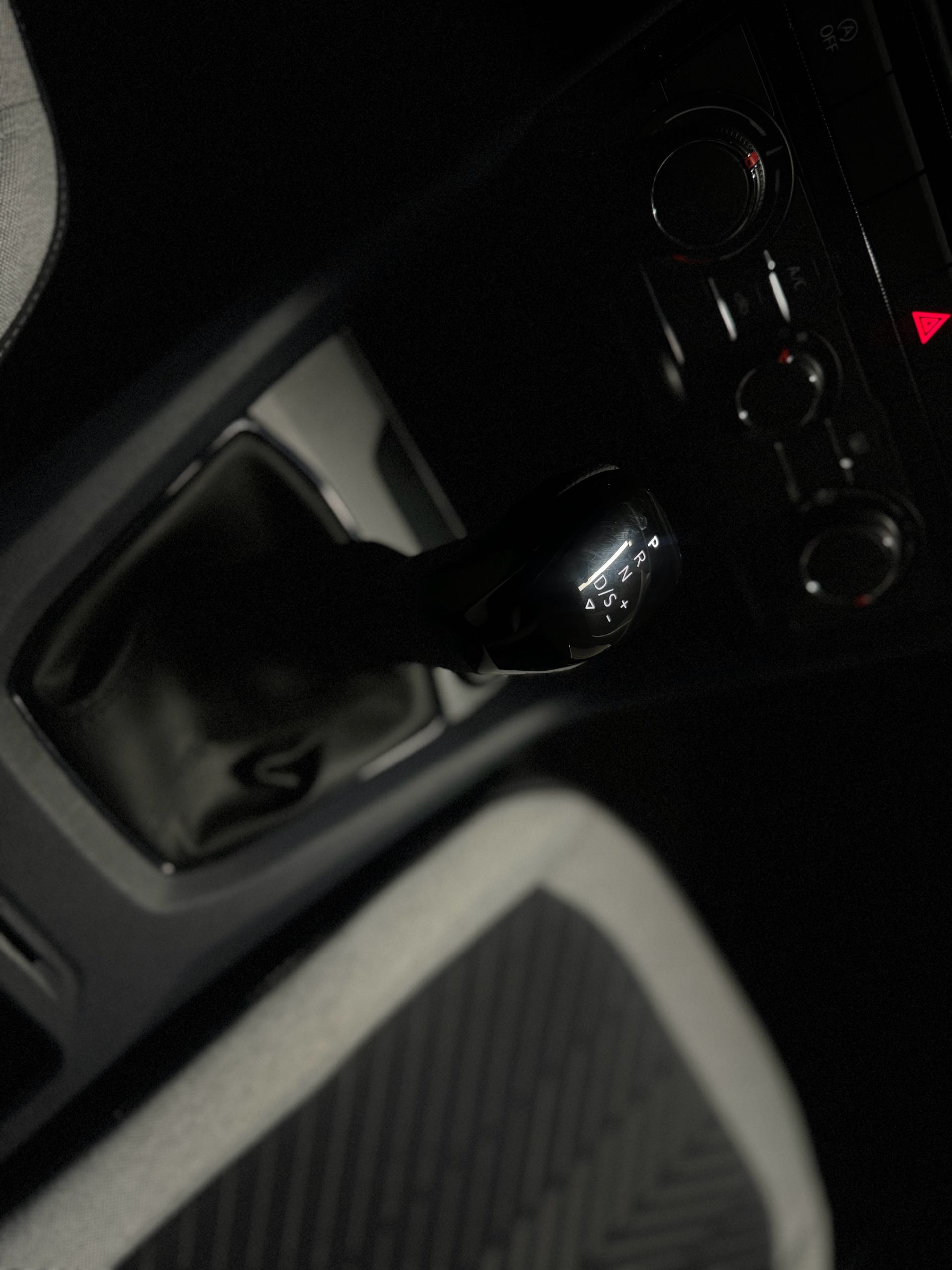 Volkswagen Tharu 2025 car image #8