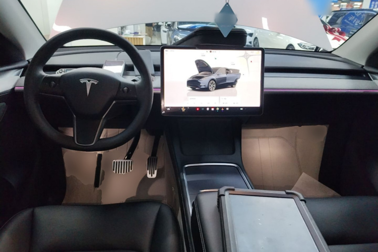 Tesla Model Y 2024 #10 Tesla Model Y 2024 car image #10