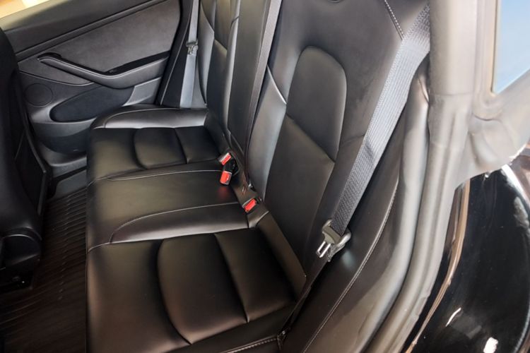 Tesla Model 3 2023 car image #17