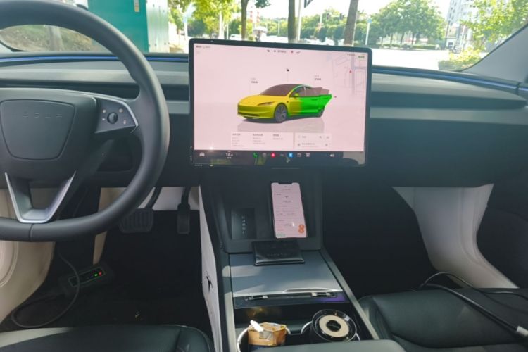 Tesla Model 3 2025 #17 Tesla Model 3 2025 car image #17