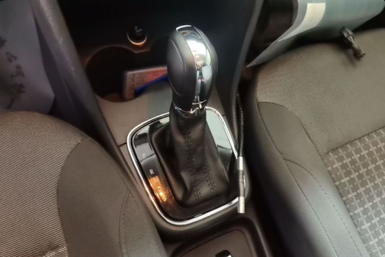 Volkswagen Polo 2016 car image #14