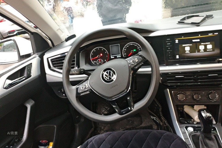 Volkswagen Polo 2021 car image #12