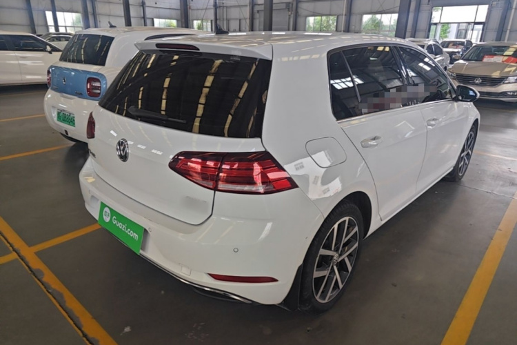 Volkswagen Golf 2020 car image #7