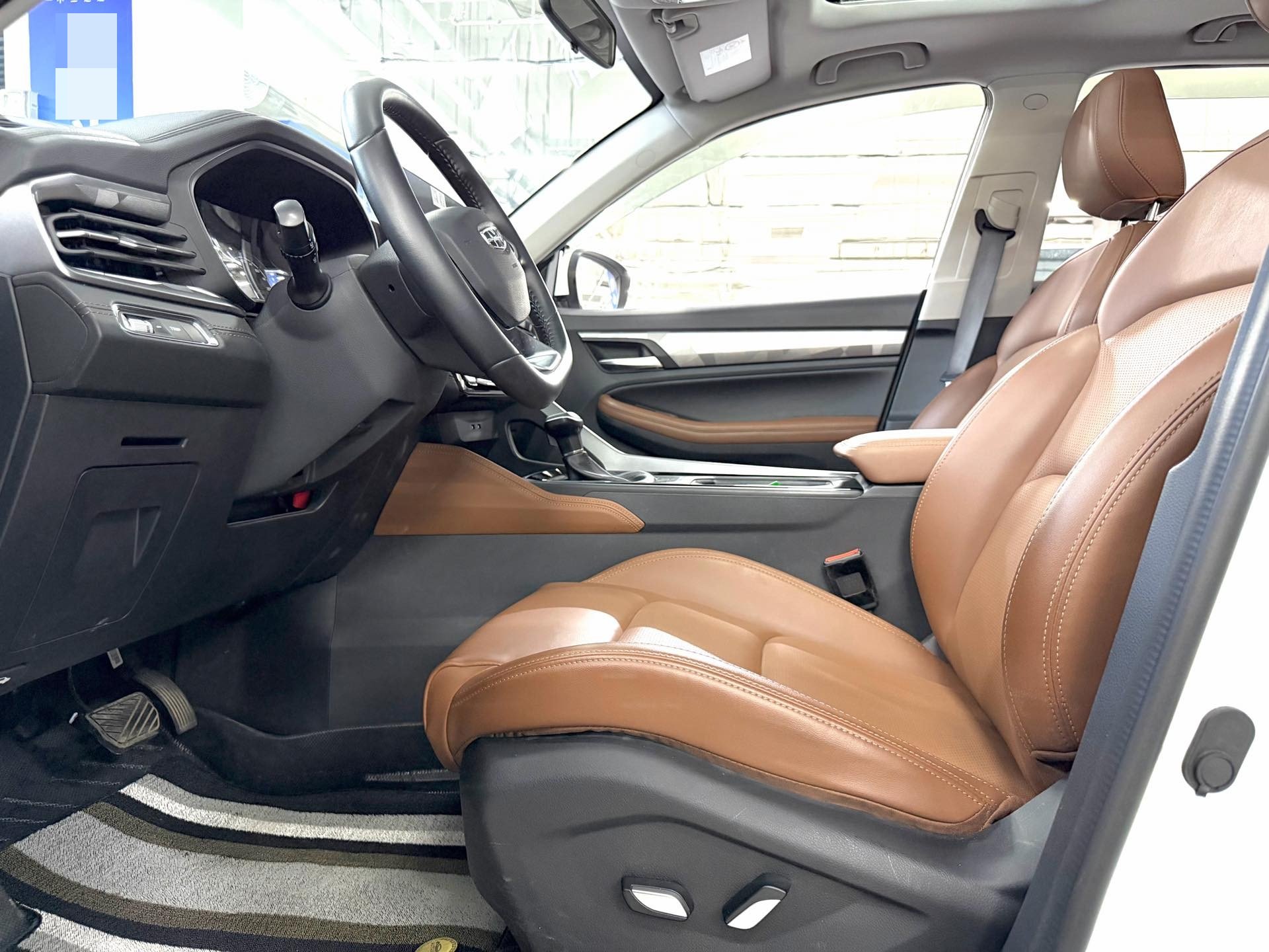 GEELY Vision X6 2023 car image #9