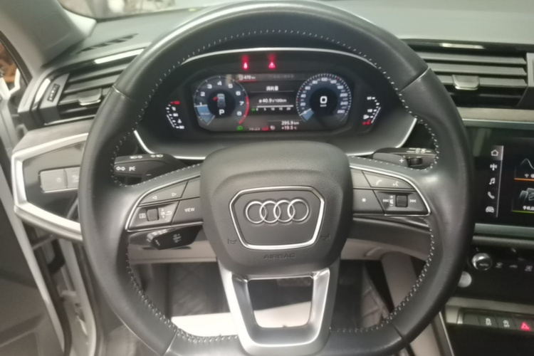 Audi Q3 2020 #11 Audi Q3 2020 car image #11