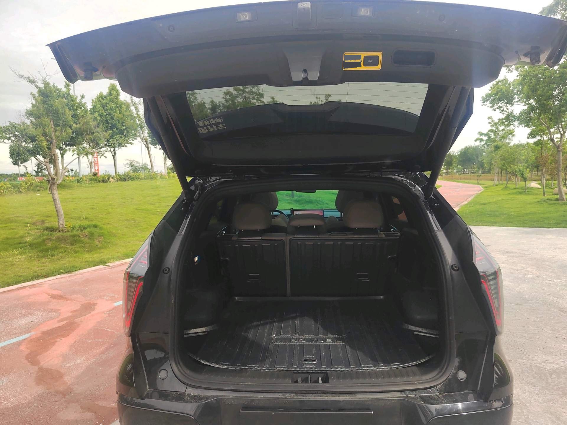 GEELY Boyue L 2025 car image #11