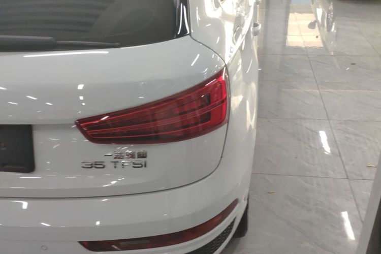 Audi Q3 2019 #8 Audi Q3 2019 car image #8