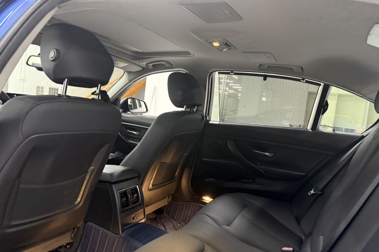 BMW 3 Series 2017 car image #24