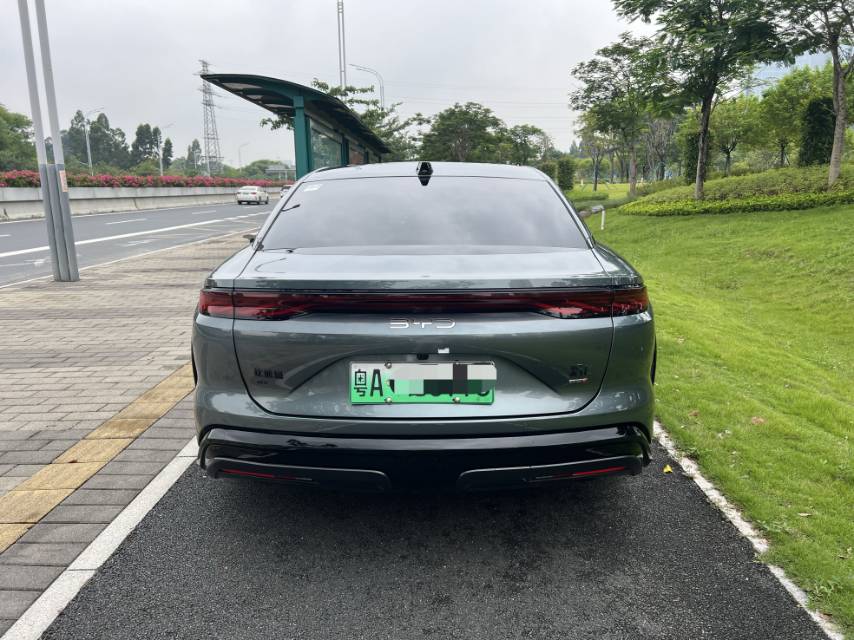 BYD HanL 2025 صورة سيارة #5