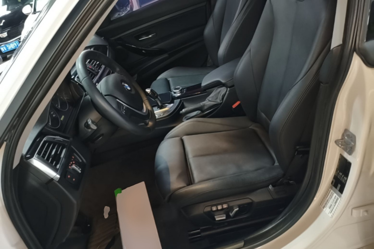 BMW 3 Series GT 2019 car image #15