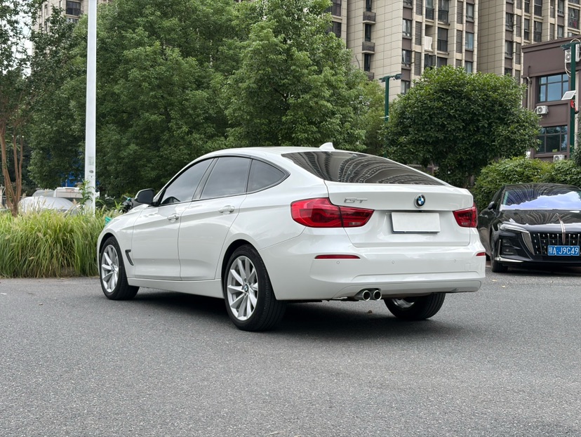 BMW 3 Series GT 2018 #4 BMW 3 Series GT 2018 صورة سيارة #4