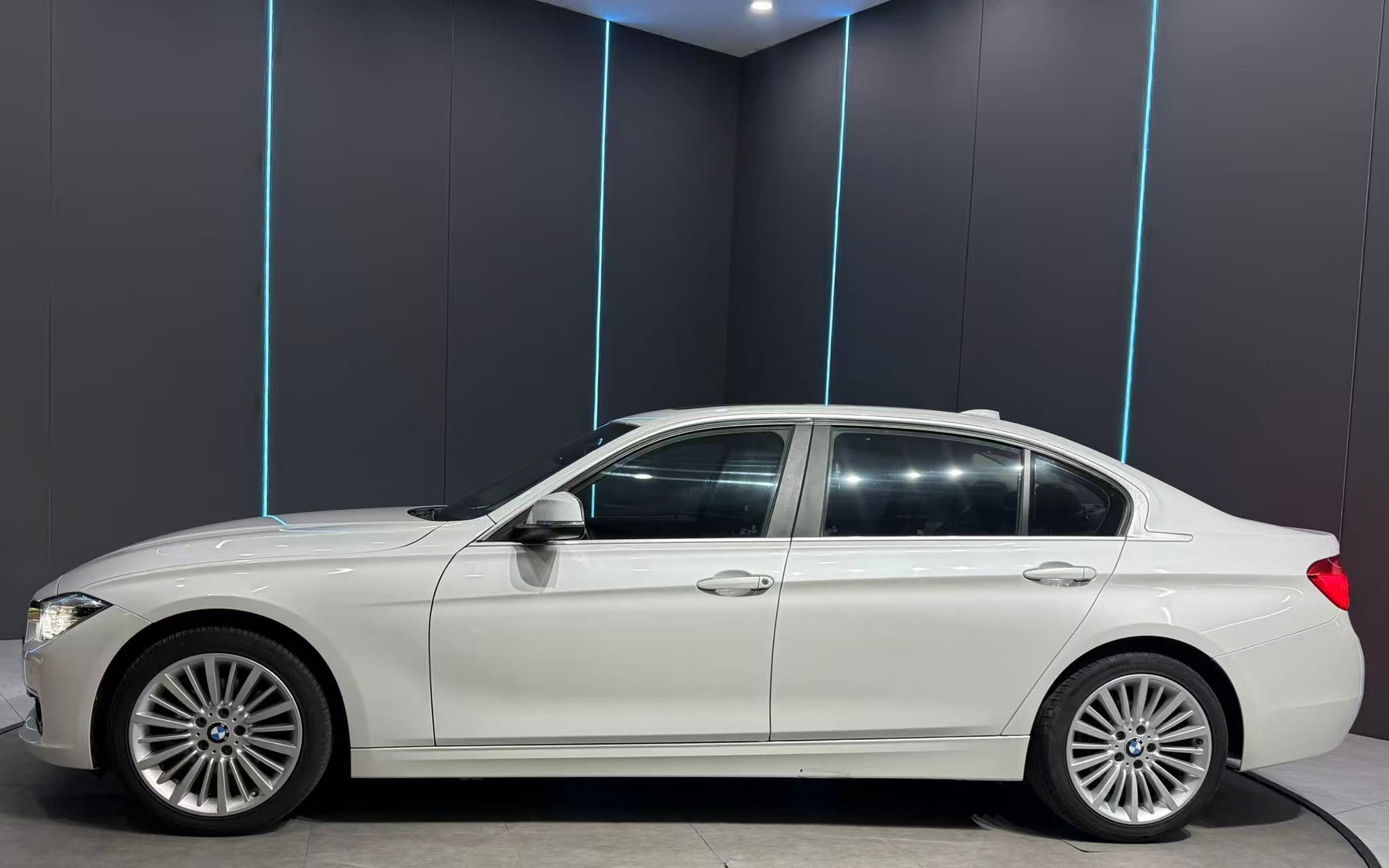 BMW 3 Series 2018 #4 BMW 3 Series 2018 imagen de coche #4