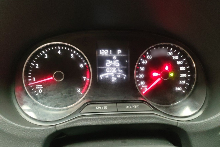 Volkswagen Polo 2016 car image #16