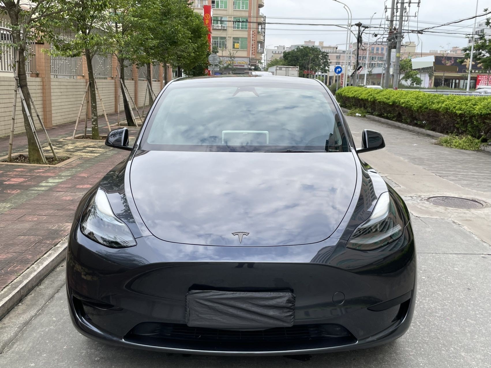 Tesla Model Y 2024 car image #2