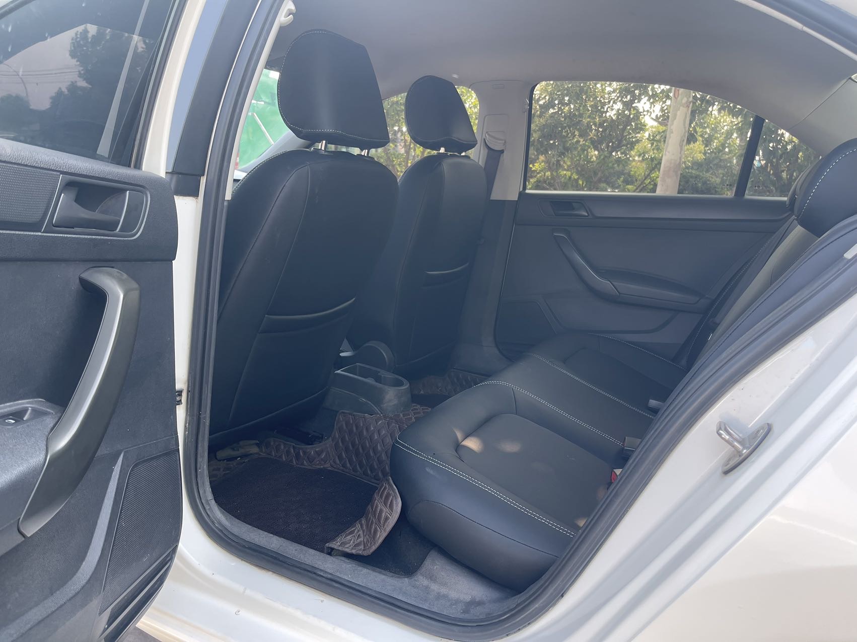 Volkswagen Santana 2015 car image #6