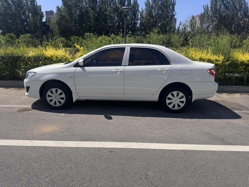 Toyota Corolla (Classic) 2015 #4 Toyota Corolla (Classic) 2015 car image #4