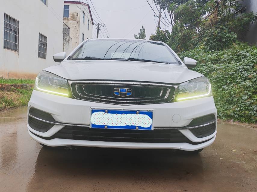 GEELY Emgrand 2018 car image #2