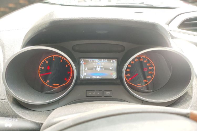 BYD Yuan 2016 car image #13