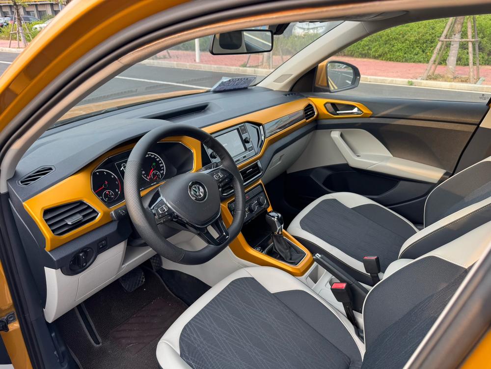 Volkswagen T-Cross 2021 image de voiture #8