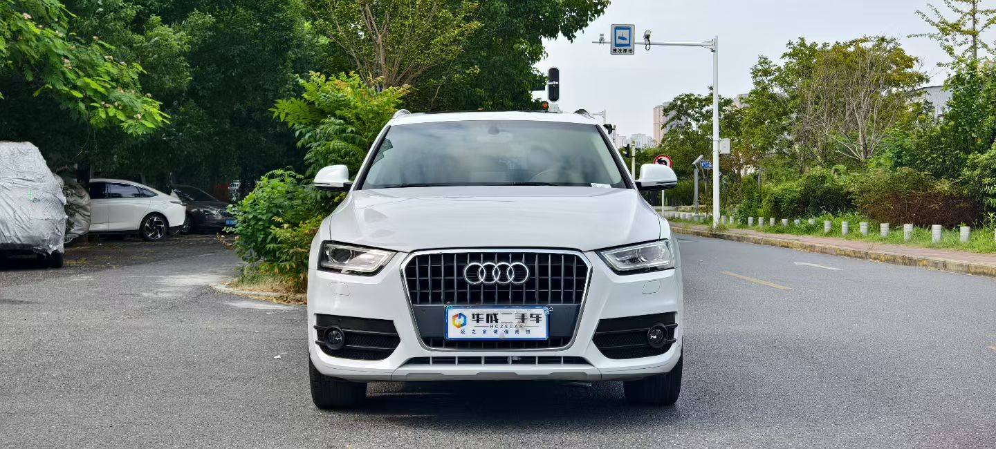 Audi Q3 2015 car image #2