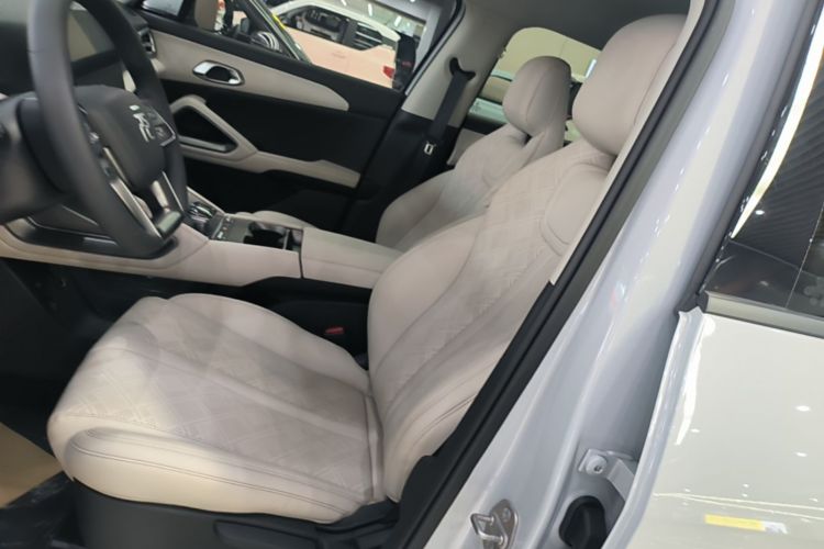 BYD YuanUP 2024 #15 BYD YuanUP 2024 car image #15