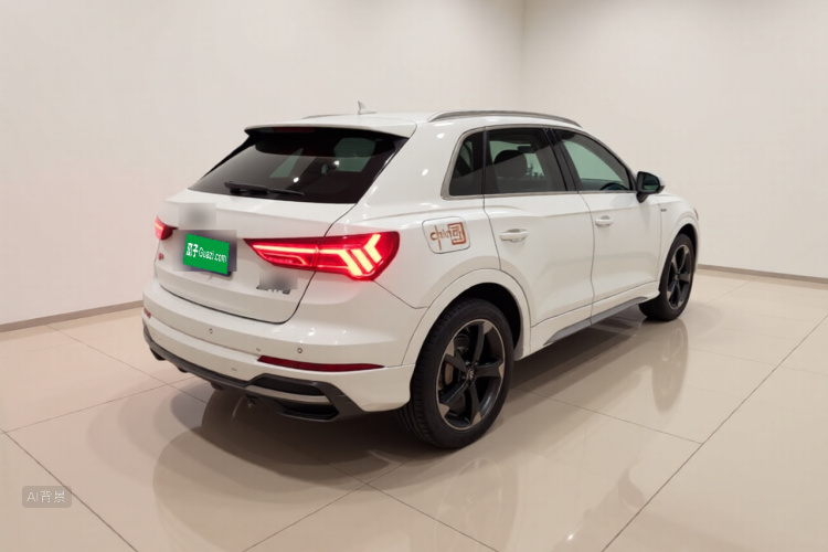 Audi Q3 2020 car image #7