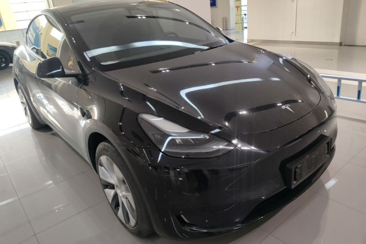 Tesla Model Y 2023 #4 Tesla Model Y 2023 car image #4